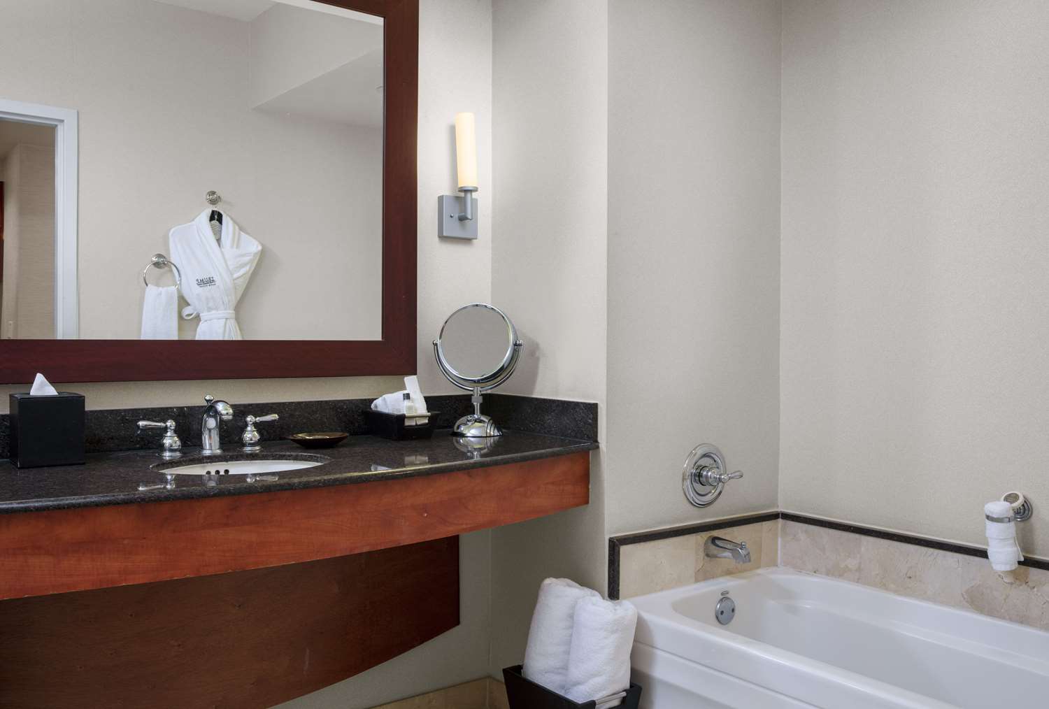 Trump International Beach Resort 113/116
