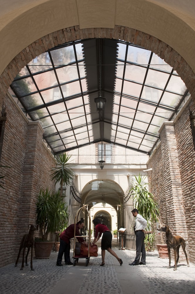 Relais Castello Bevilacqua 37/50