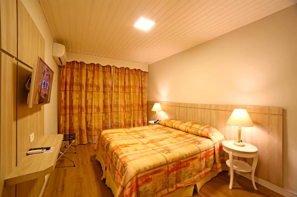STANDARD, DOUBLE OR TWIN BED