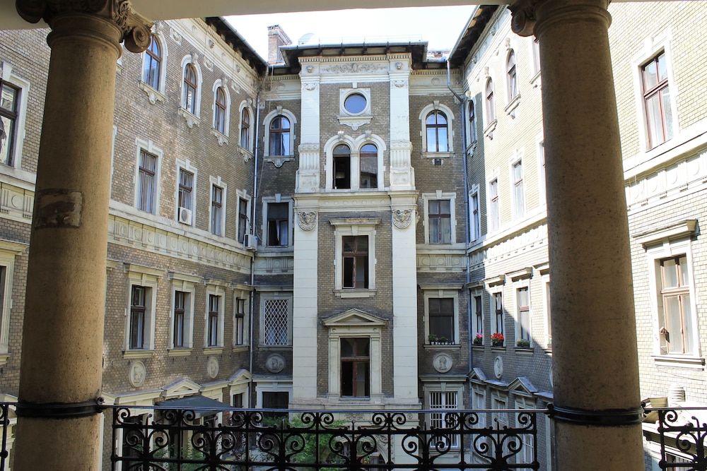 Omega Guesthouse Budapest 4/50