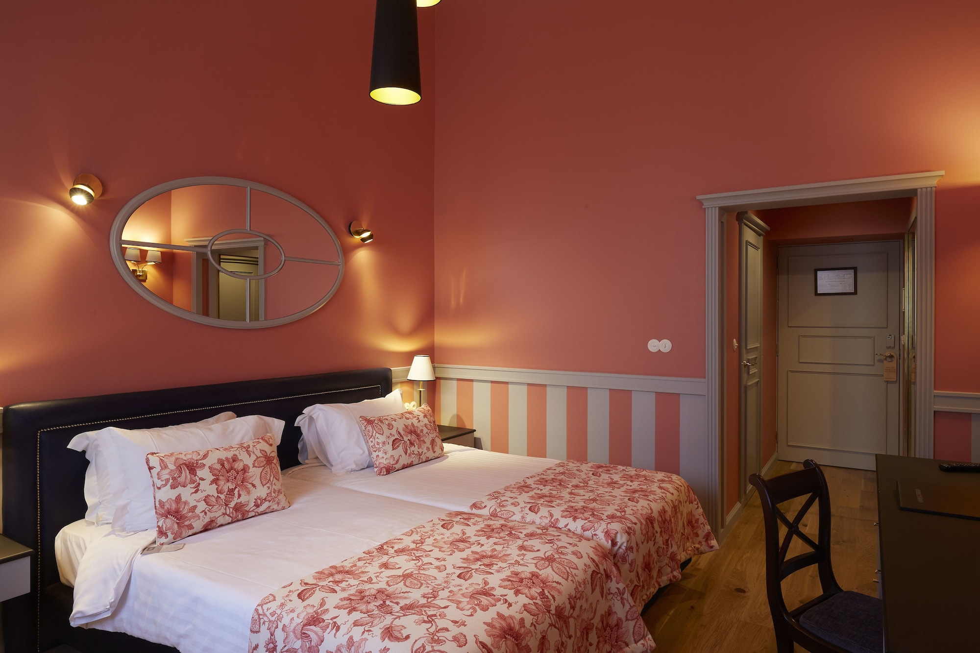 1 BEDROOM, CLASSIC, TRIPLE