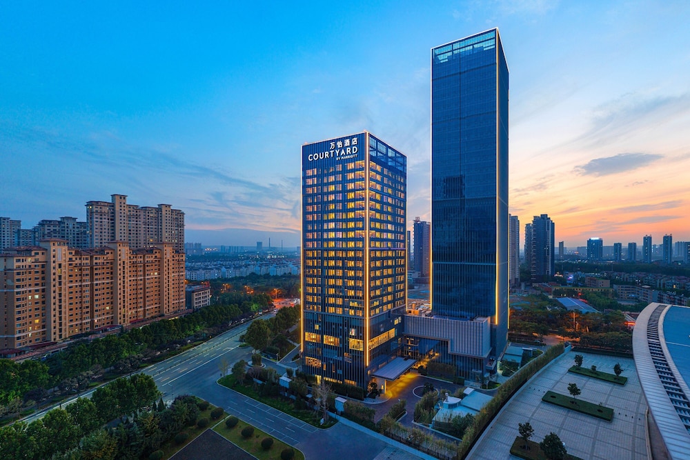 Courtyard by Marriott Luoyang 2/46