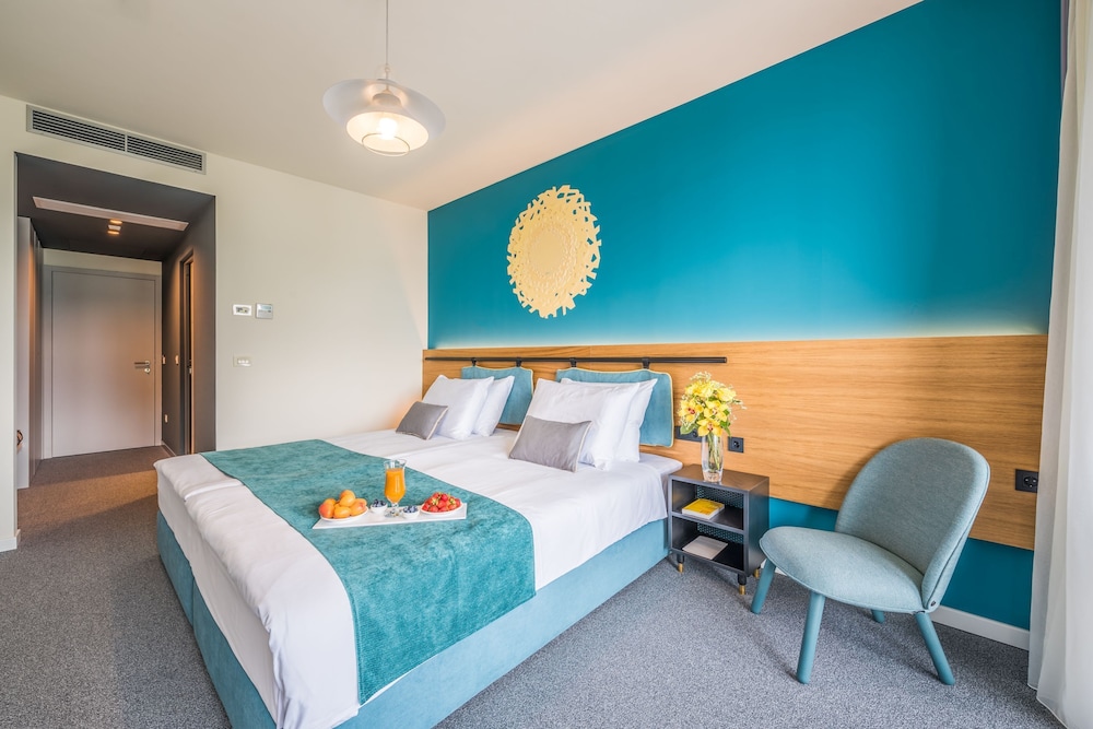 SUPERIOR, TWIN BEDS