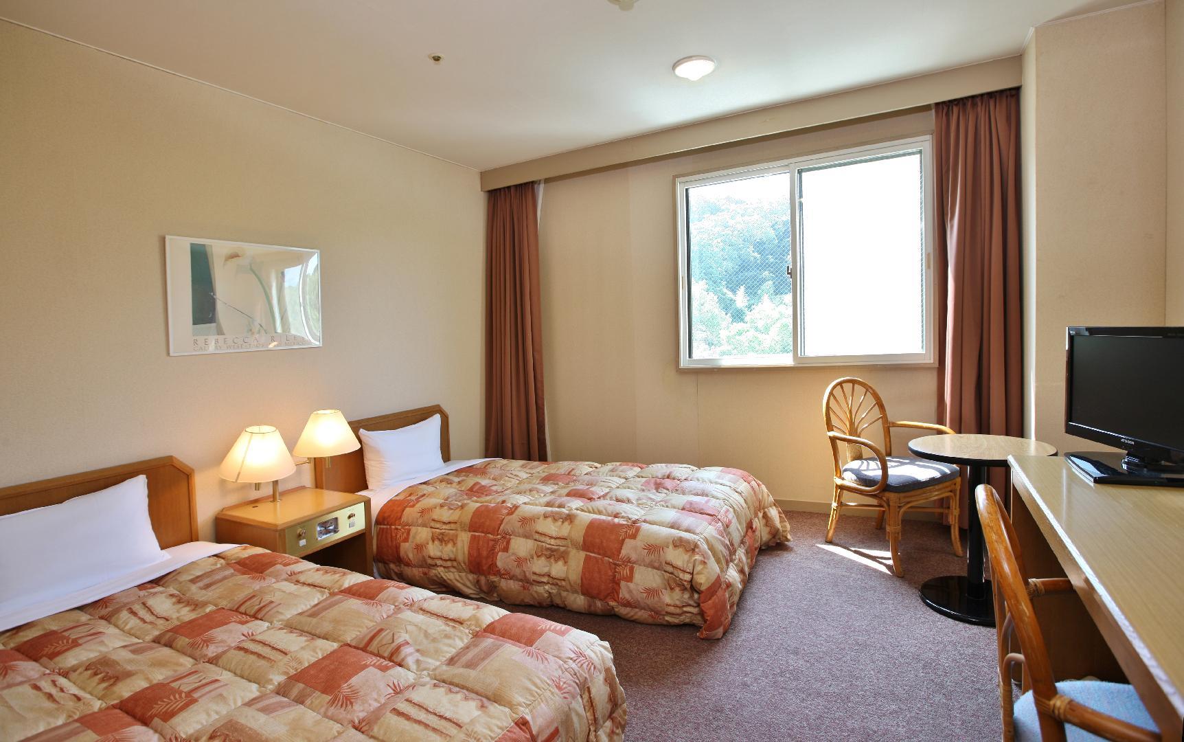 Economy, Twin Beds, Mountain Side, Mountain View