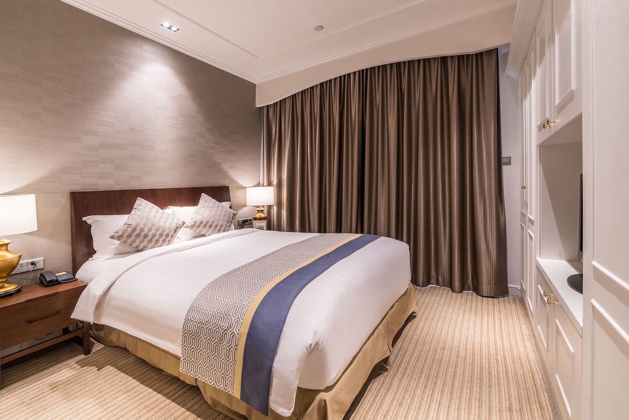 1 BEDROOM, EXECUTIVE