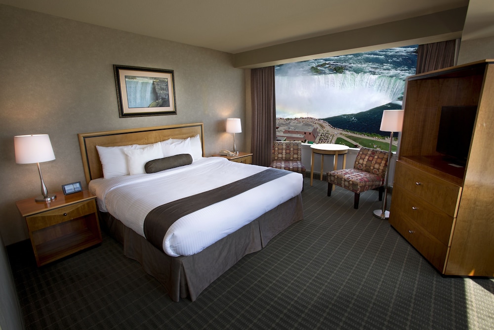 Tower, Premium, Suite, King Bed, Falls View, Hot Tub