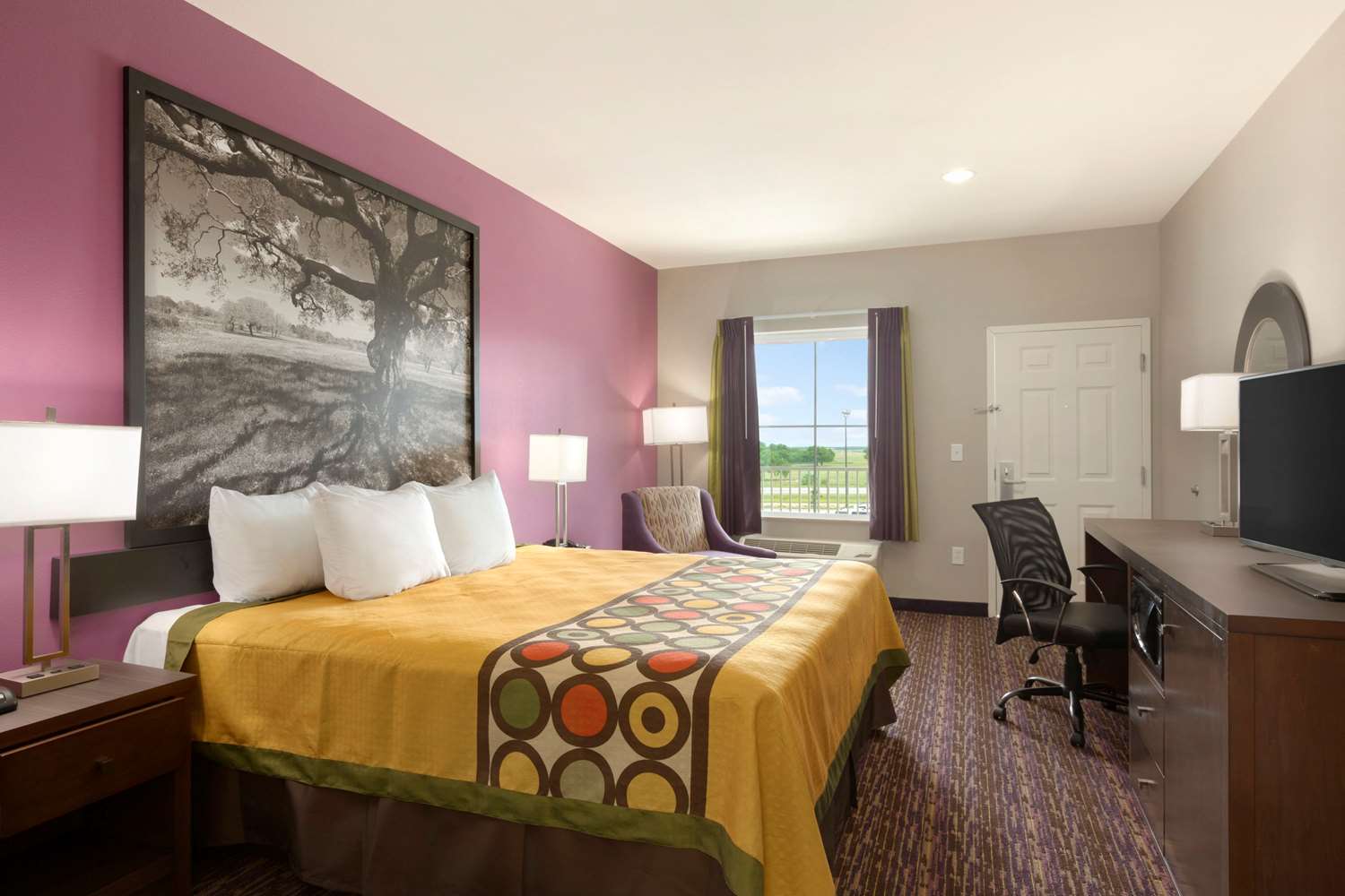 Super 8 by Wyndham Carrizo Springs 14/33