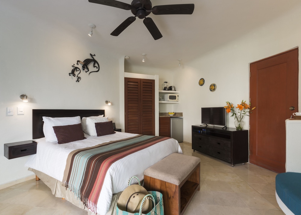 Playa Palms Hotel 22/69