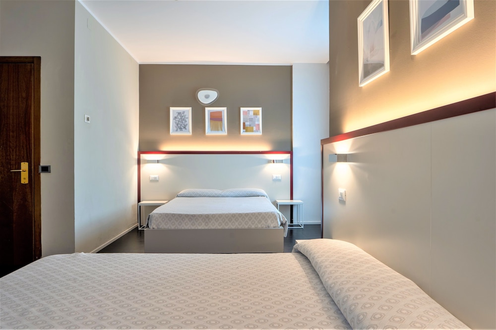 غرفة عائلية بسريرين مزدوجين بغرفة نوم واحدة، Hotel Centrale 3/7
