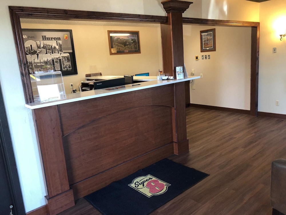 Super 8 By Wyndham Huron 4/34