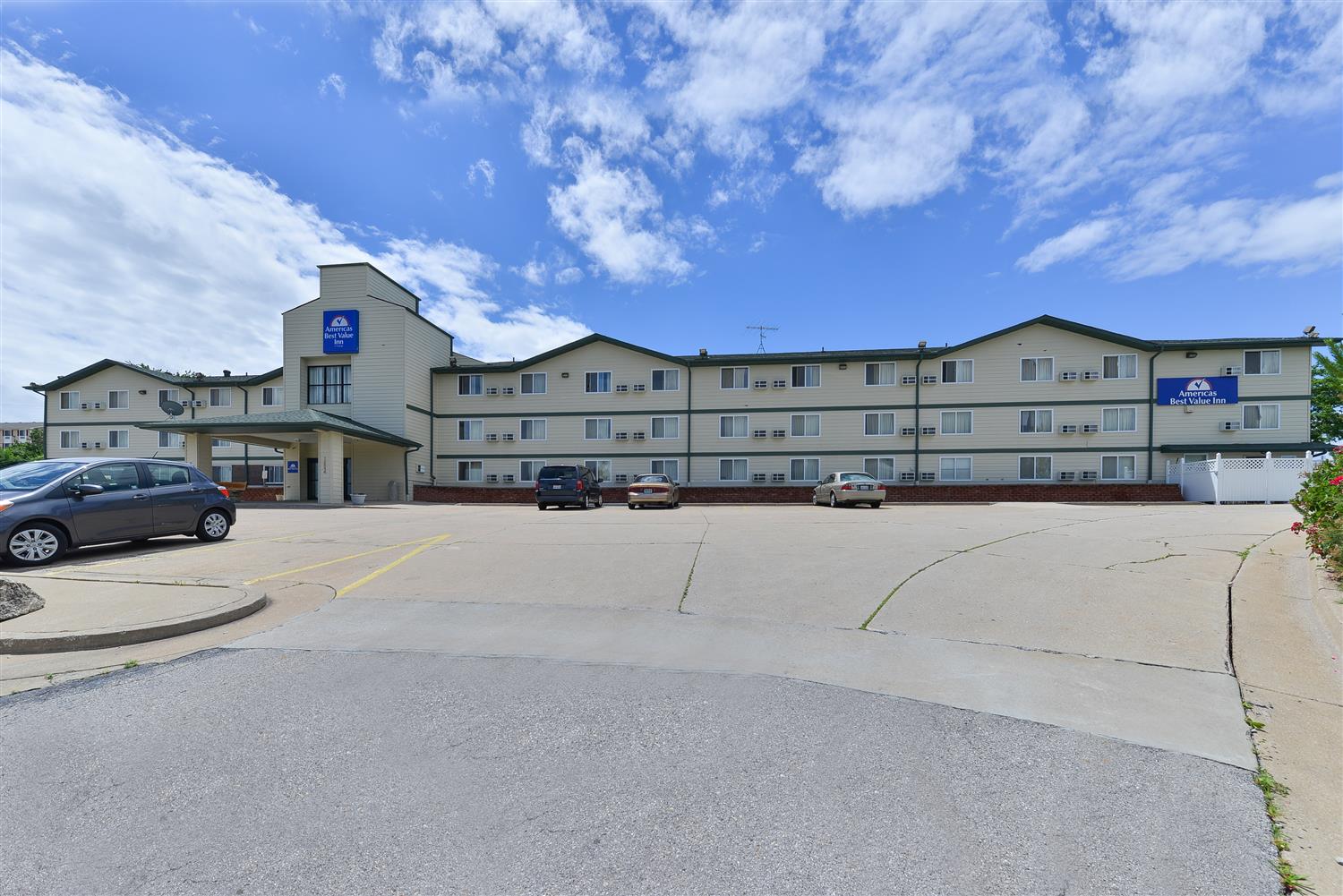 Americas Best Value Inn Jefferson City 32/33