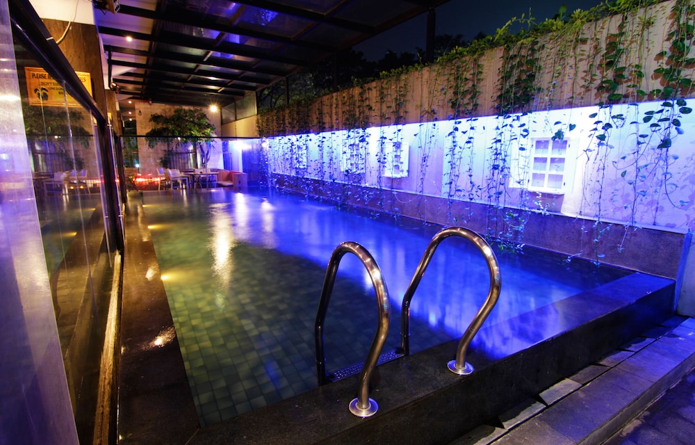 The 1O1 Bandung Dago 31/68