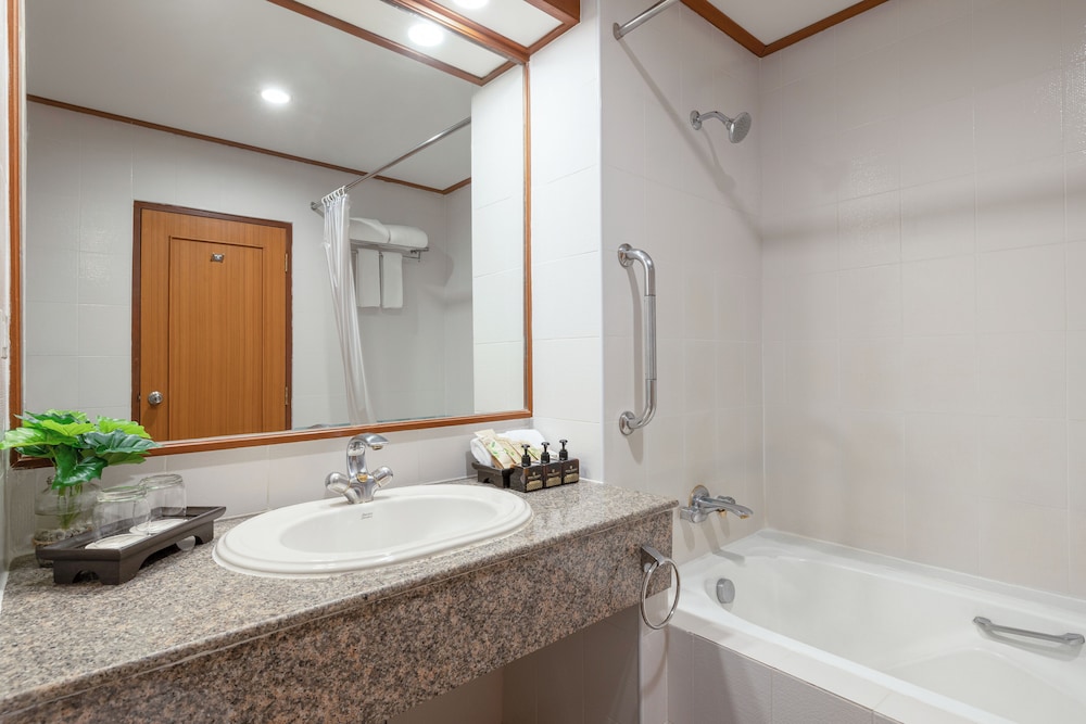 Royal Phuket City Hotel 89/90