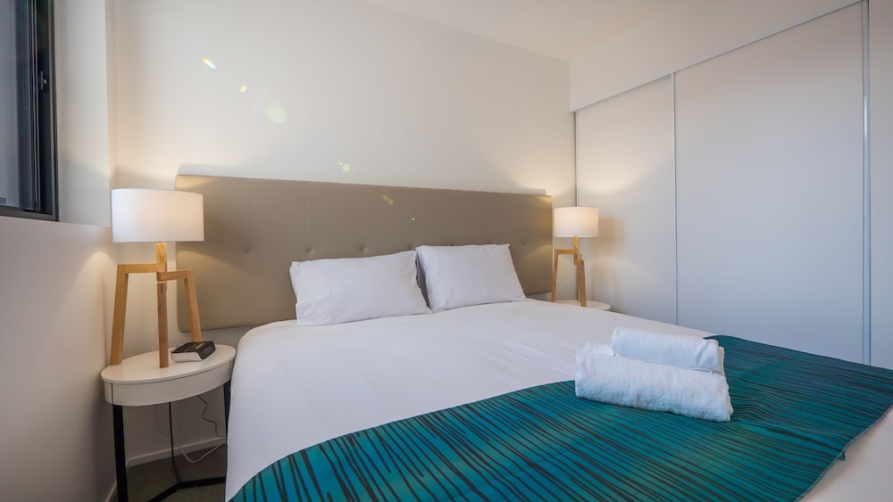 Annexe Apartments 8/28