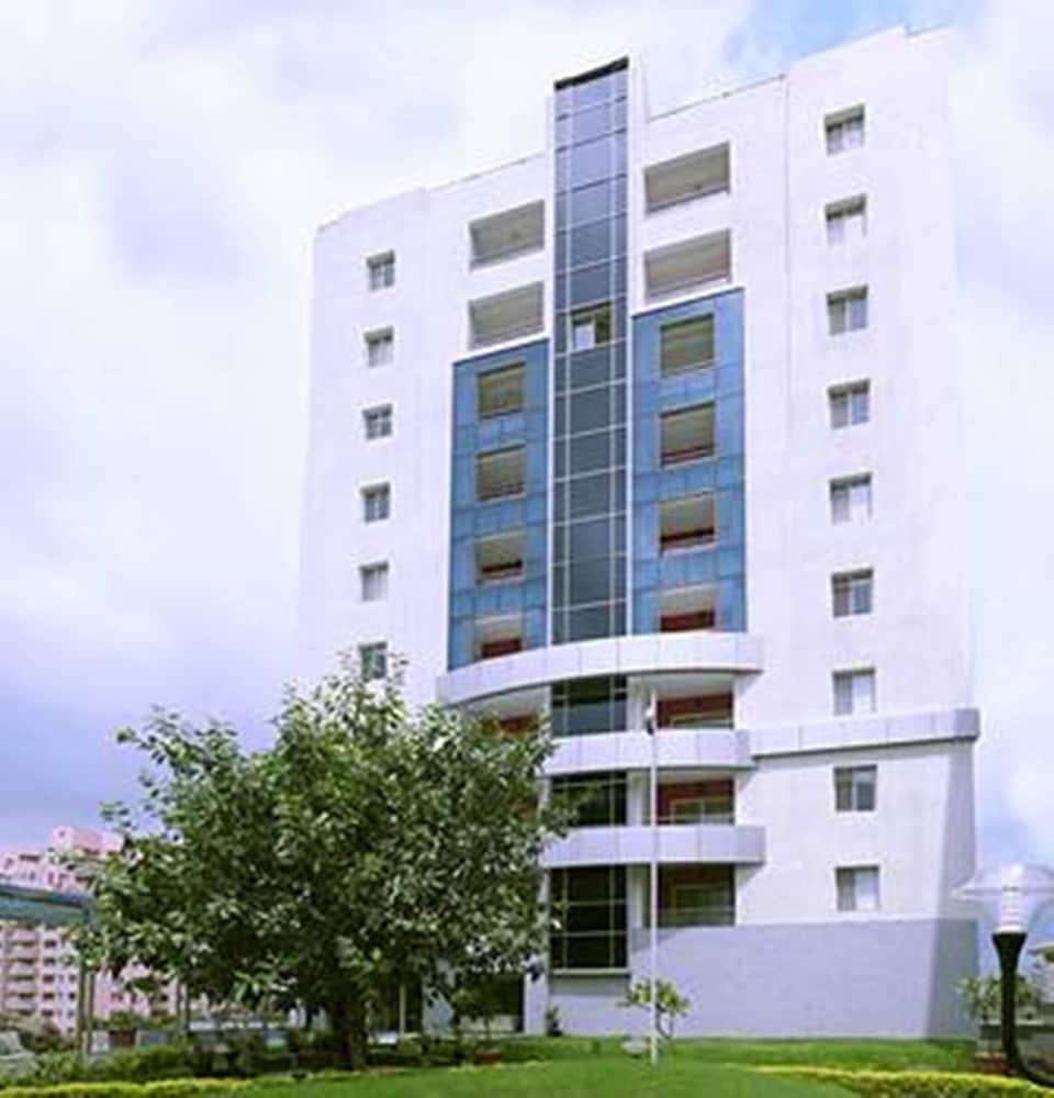 Royal Orchid Golden Suites Pune 4/52