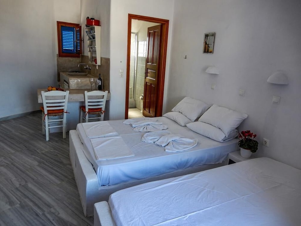 Ioanna Rooms 8/50