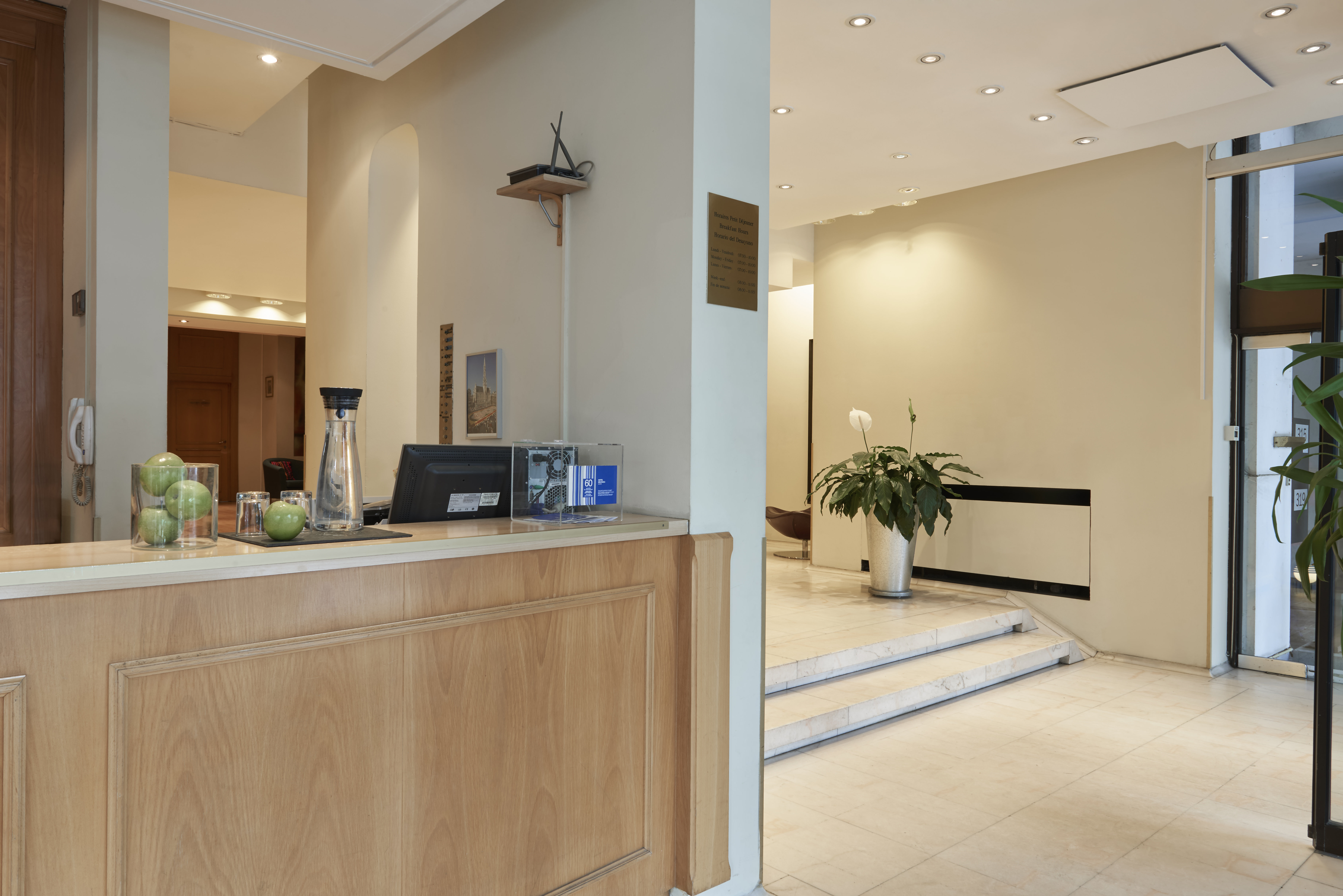 Hotel Brussels 2/22