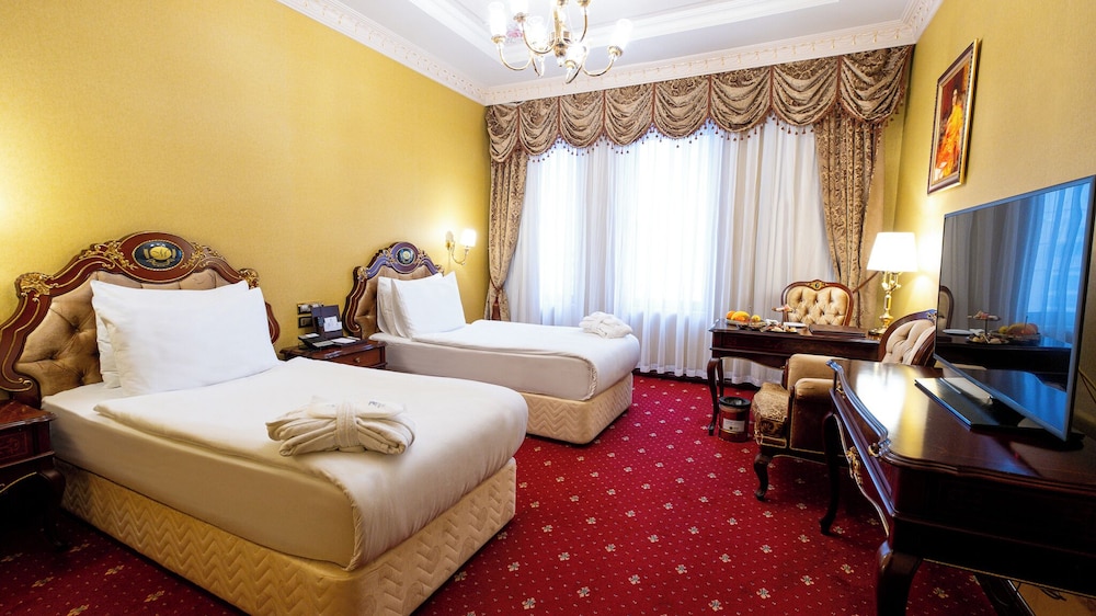 MEYRA PALACE 28/69