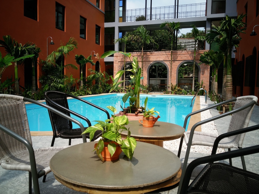 Baansuanprannok Hotel 75/97