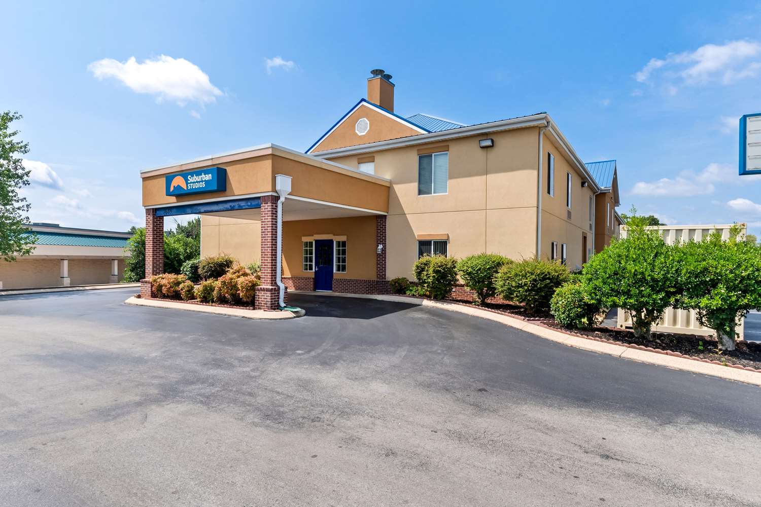 Suburban Studios Chattanooga Northeast - Ooltewah 25/29