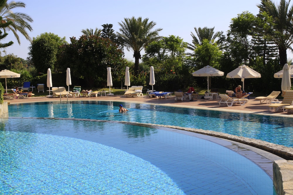 Pegasos Resort 8/74