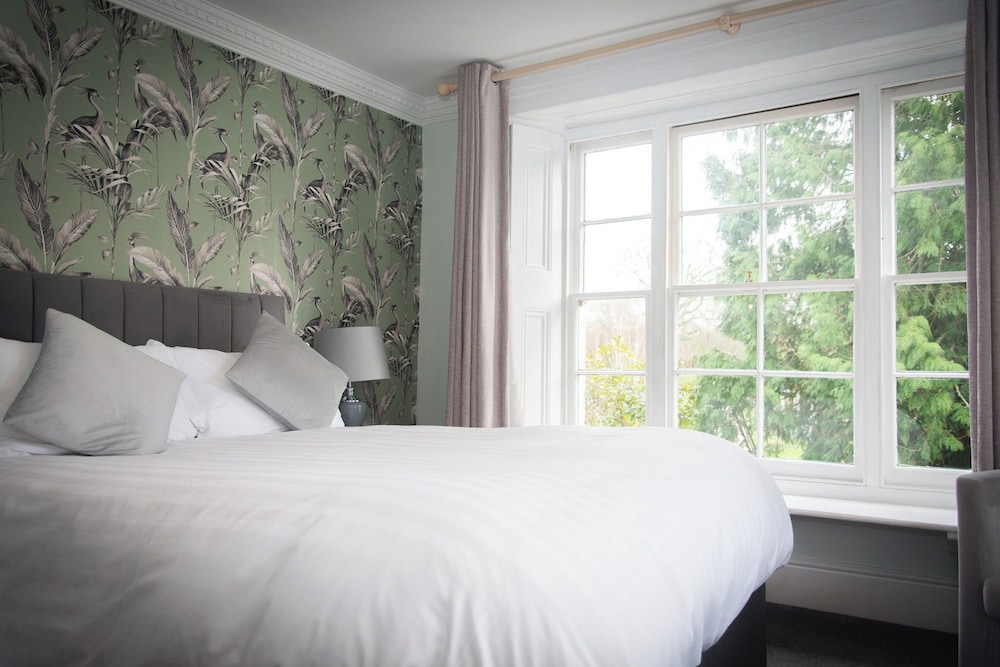 Woodlands Lodge Hotel 8/48