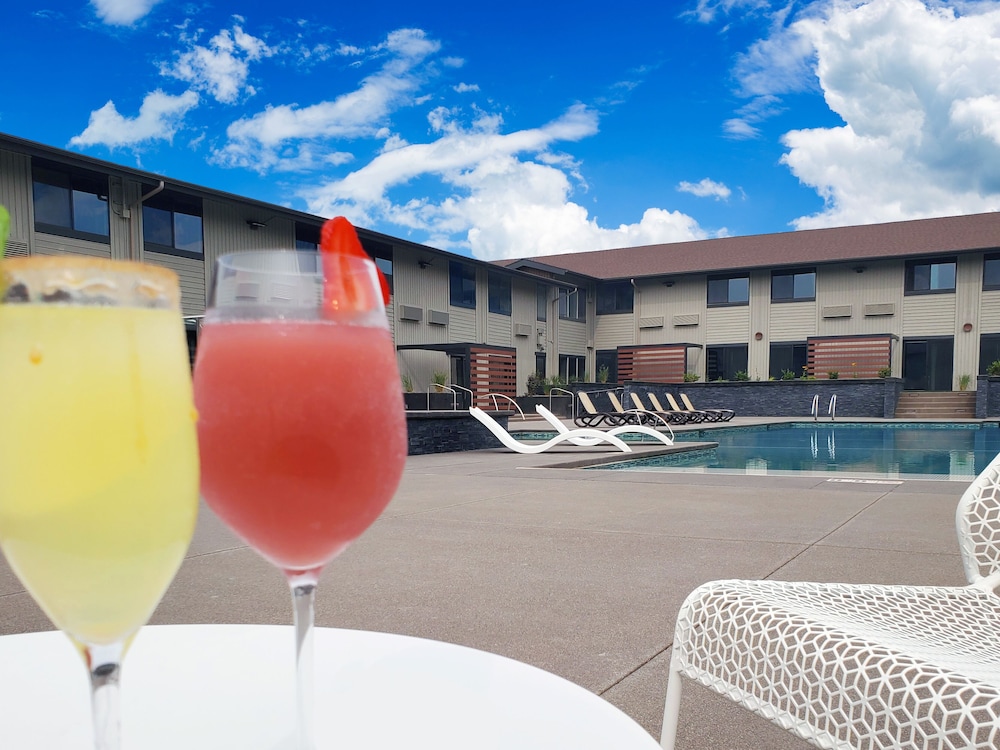Ruby River Hotel 50/66