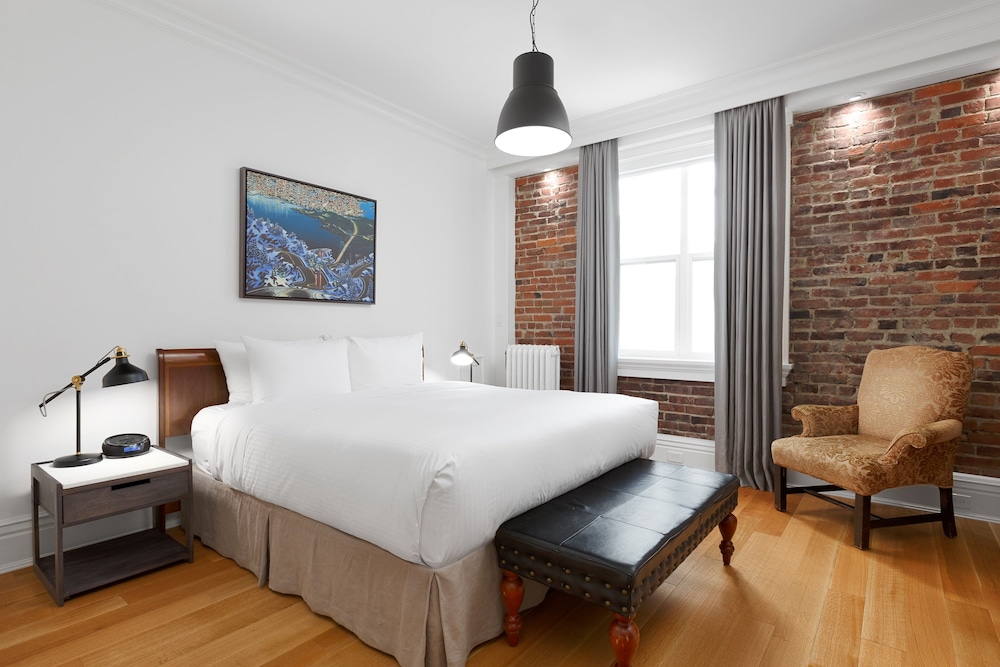 Victorian Hotel 22/74