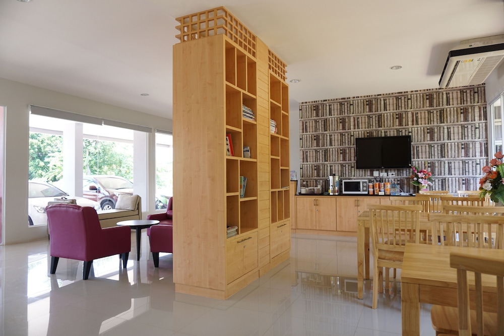 Chompu Nakarin Apartment 47/57