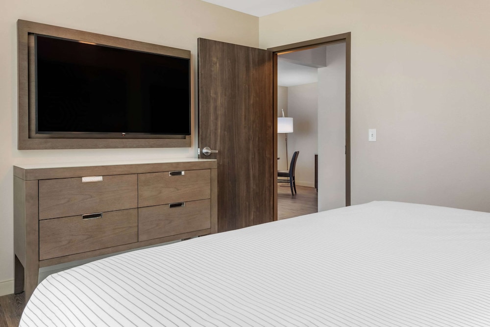 Cambria Hotel St Petersburg Madeira Beach Marina 14/58