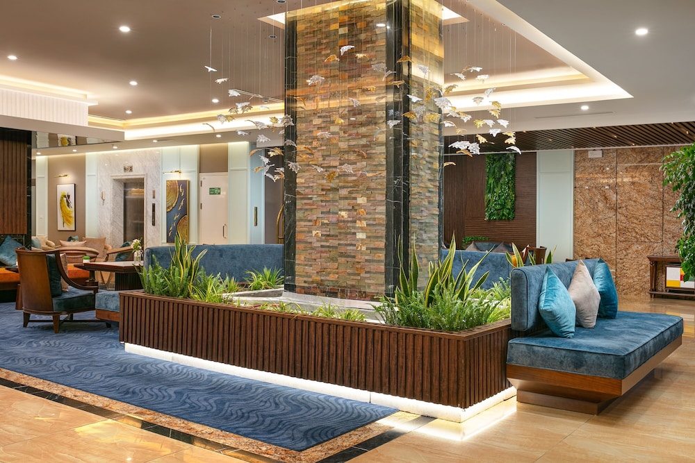 Gloud Hotel 7/50