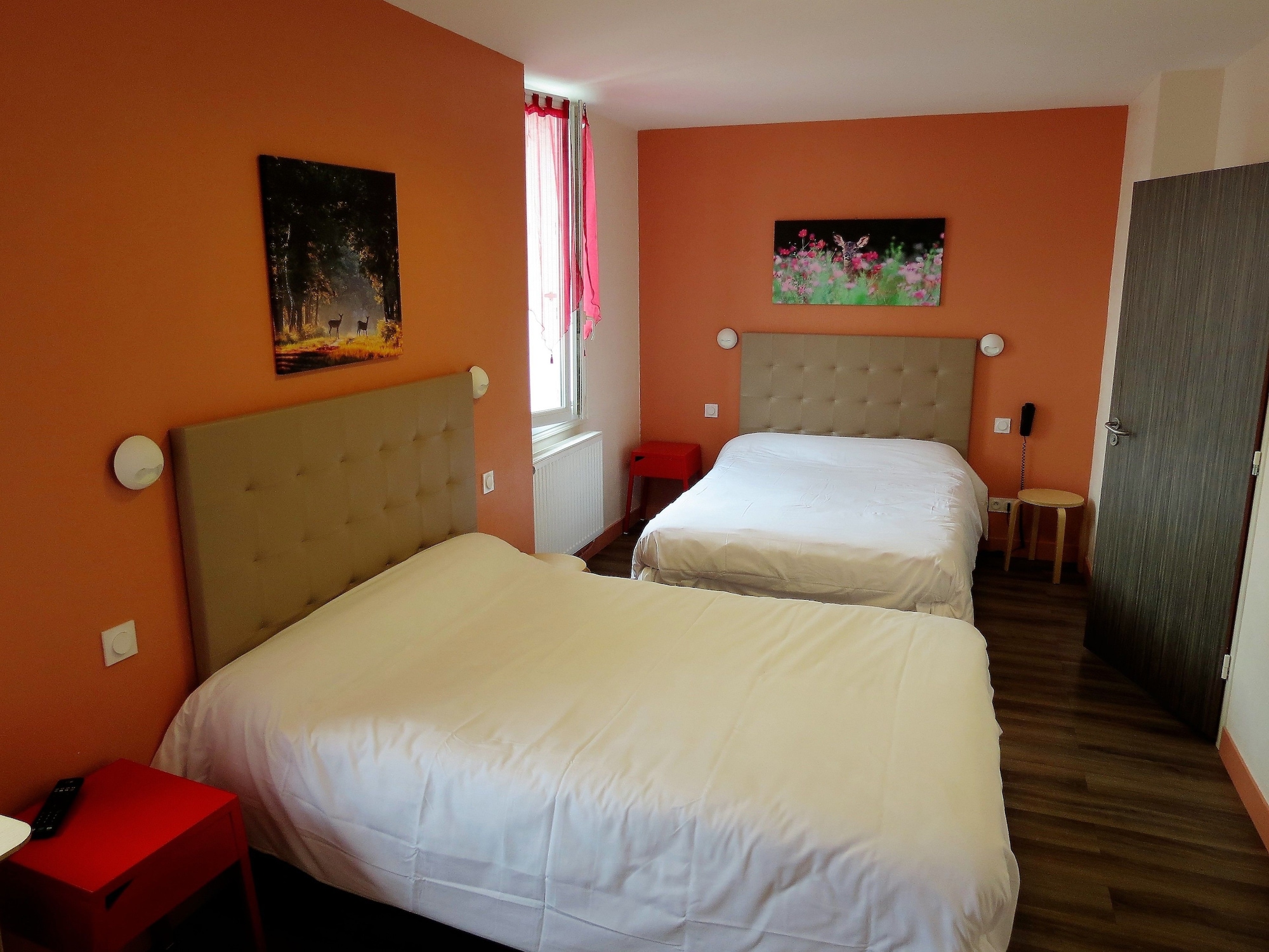 ROOM, QUADRUPLE