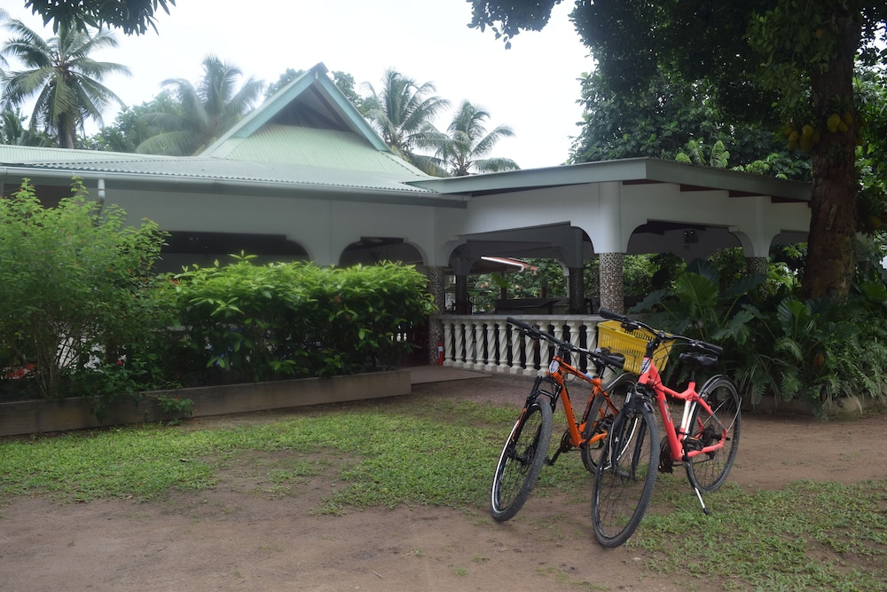 BAMBOO CHALETS 27/39