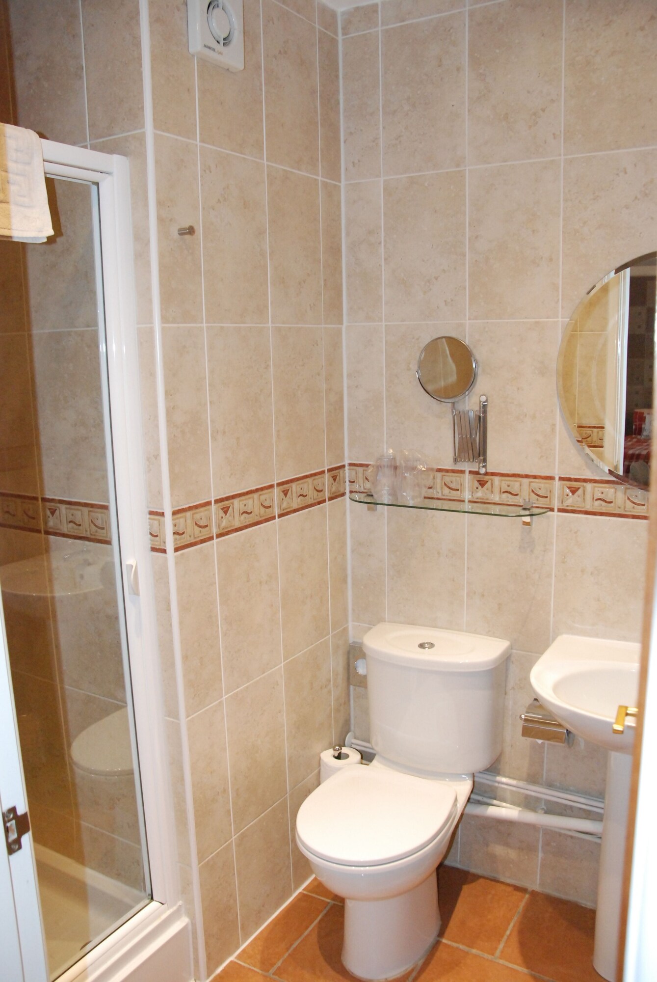 Room, Double or Twin Bed, Tudor Lodge 2/2