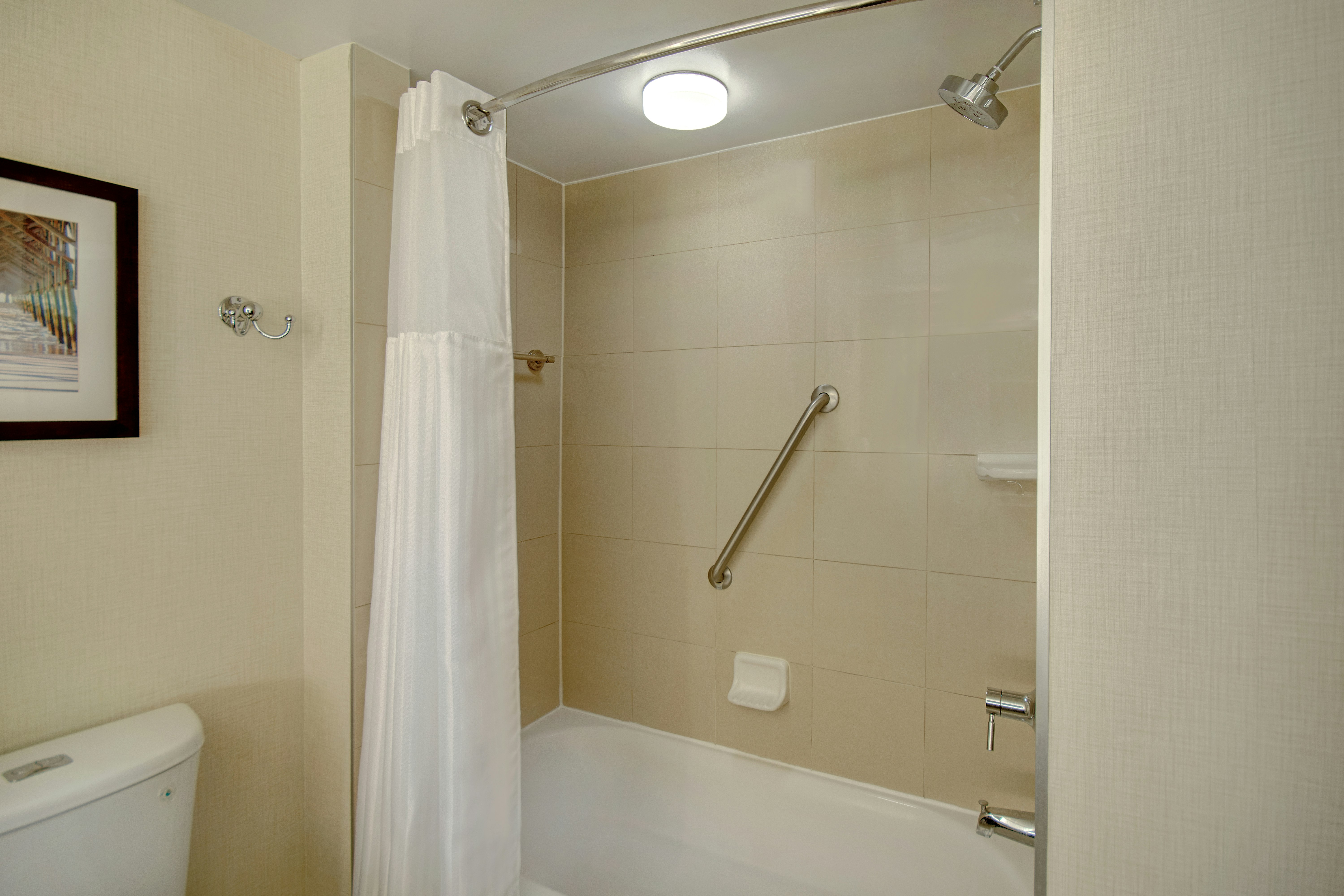 Suite, King Bed, South Wing