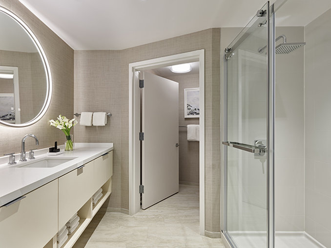 1 Bedroom, Premium, Suite, Balcony, One Washington Circle DC, Tapestry Collection by Hilton 2/2