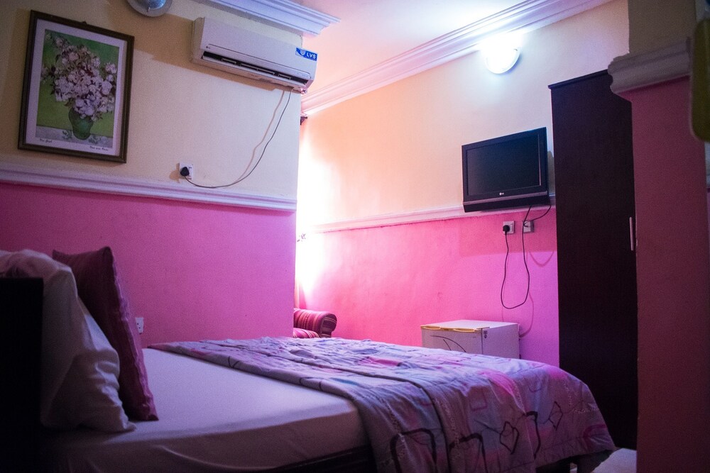 Maria Suites 4/41
