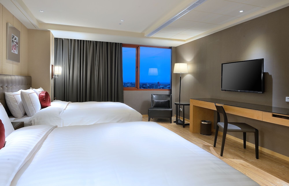 ROOM, QUADRUPLE, 2 DOUBLE BEDS