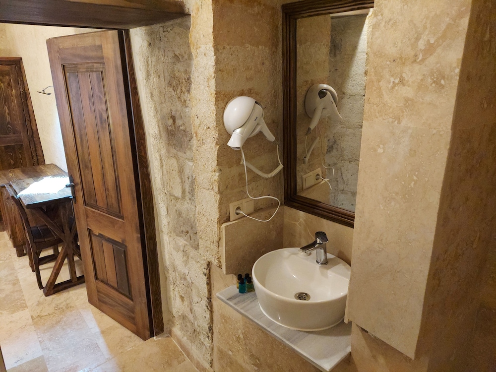 Armesos Cave Hotel 44/50