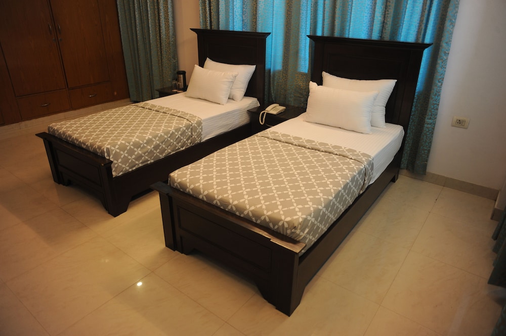 DELUXE, TWIN BEDS