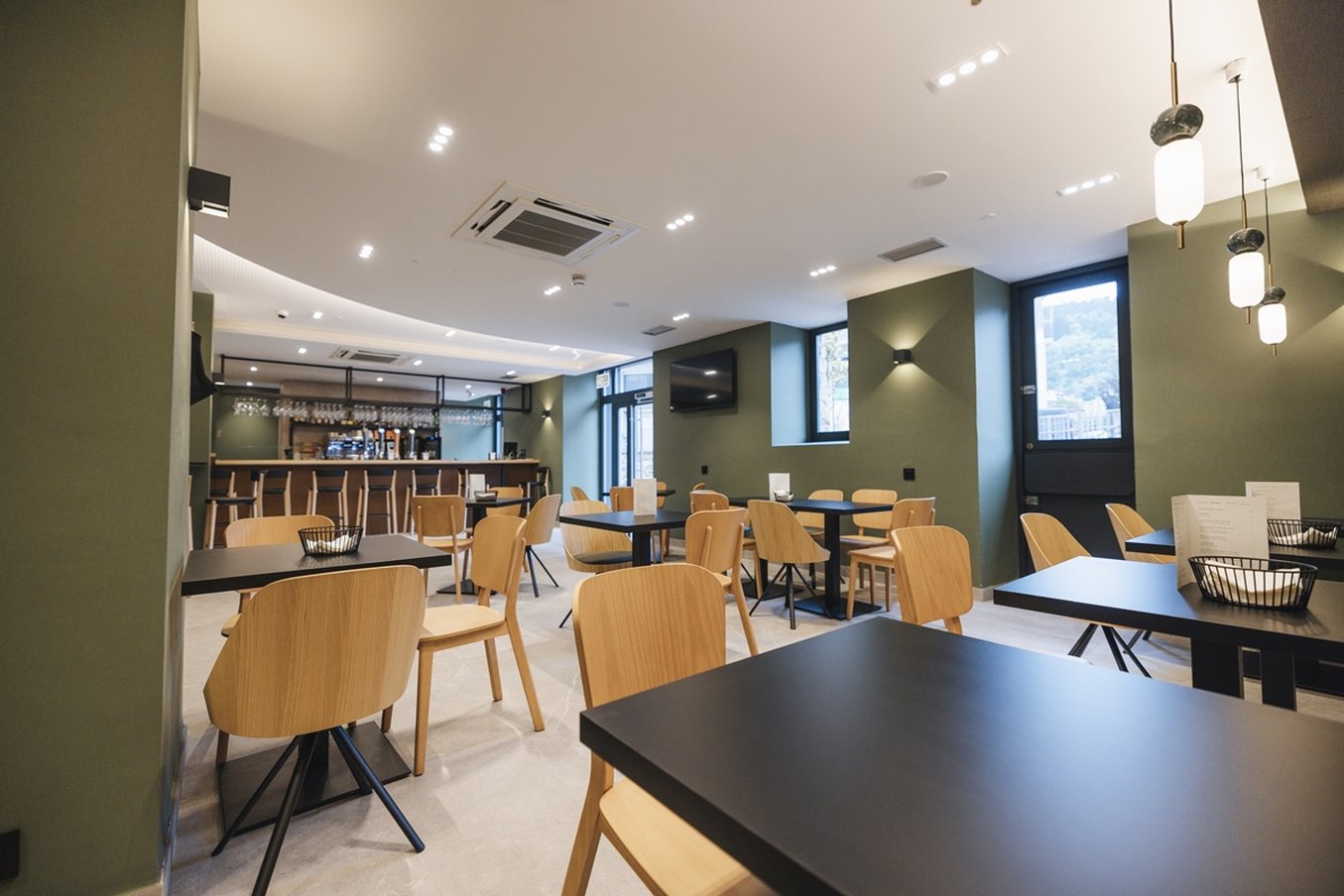 Hotel Mondragon 35/50