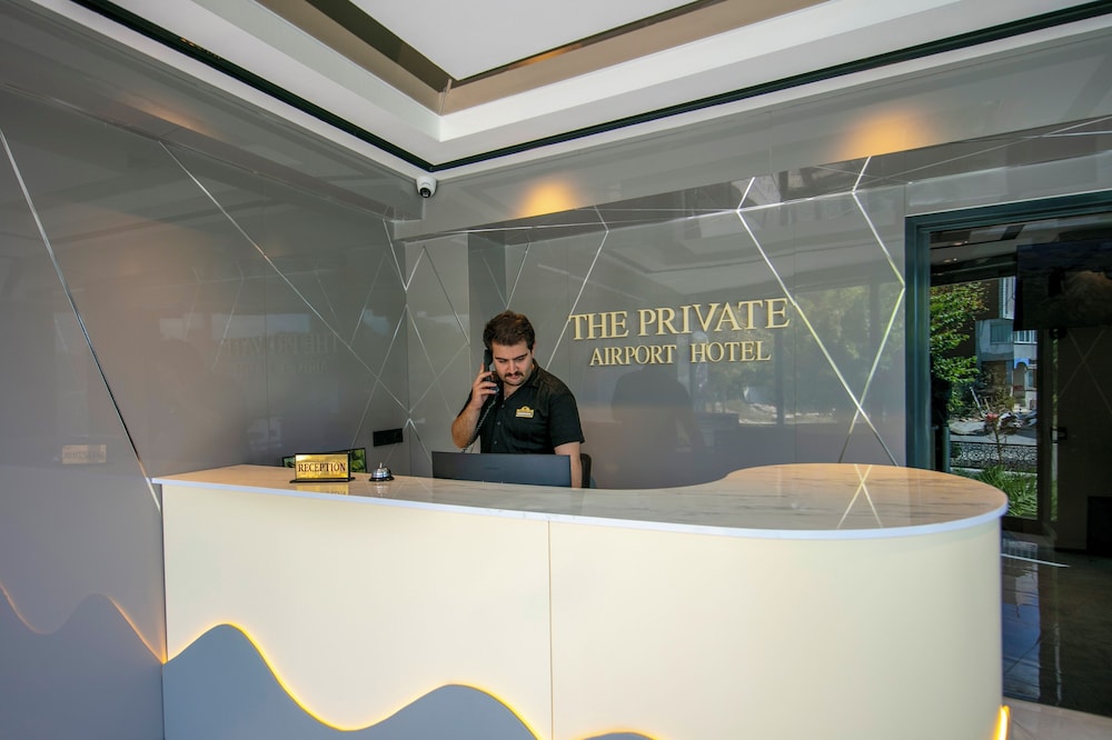 The Private Airport Hotel 8/50