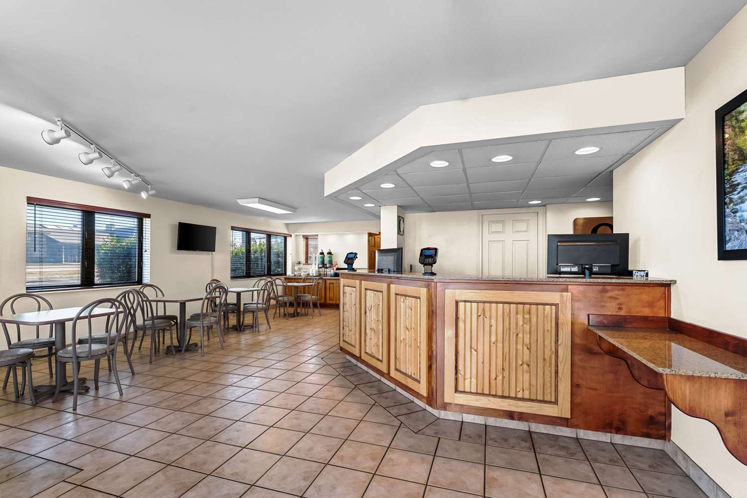 Quality Inn And Suites Dollywood 12/31