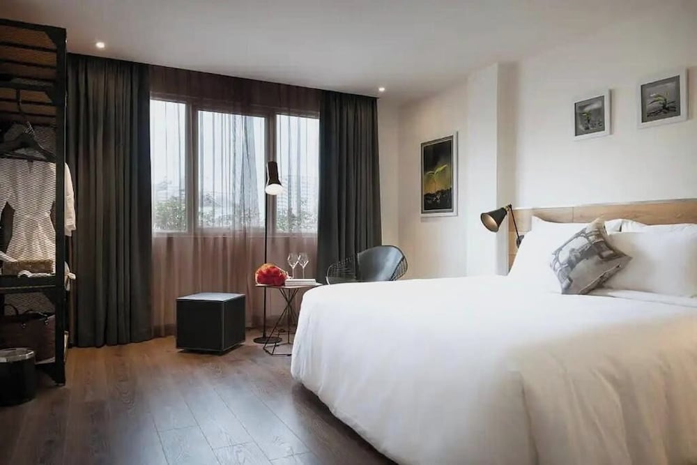 C Central Hotel de Tham 6/15