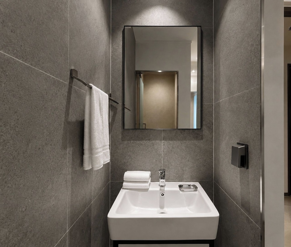 648 Hotel 54/57