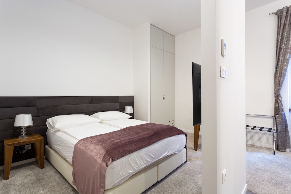 Starlight luxury rooms 14/50
