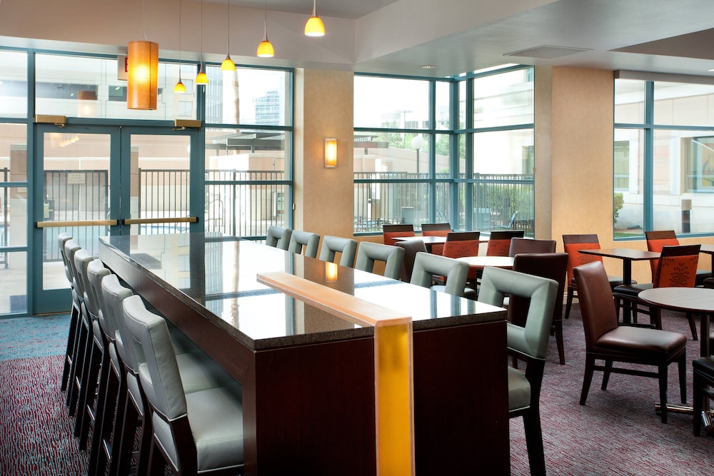 Residence Inn Las Vegas Hughes Center 32/48