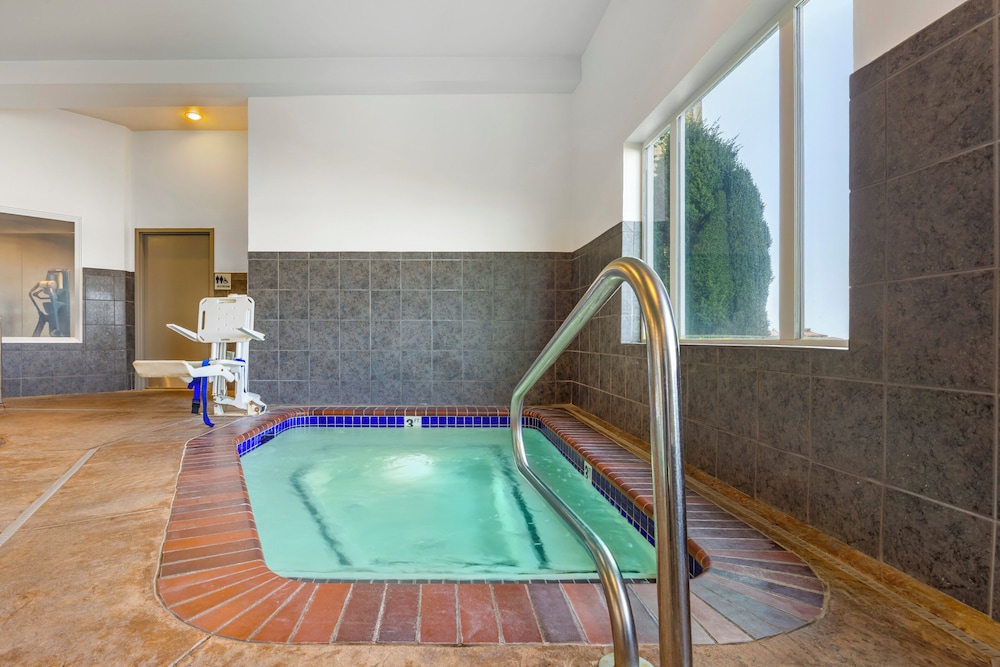swimming pool spa