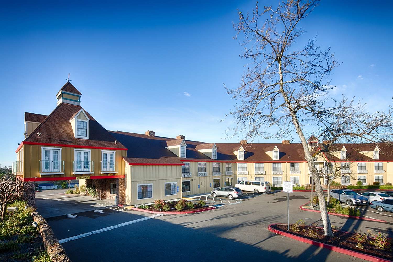 Red Lion Inn & Suites Auburn 32/36