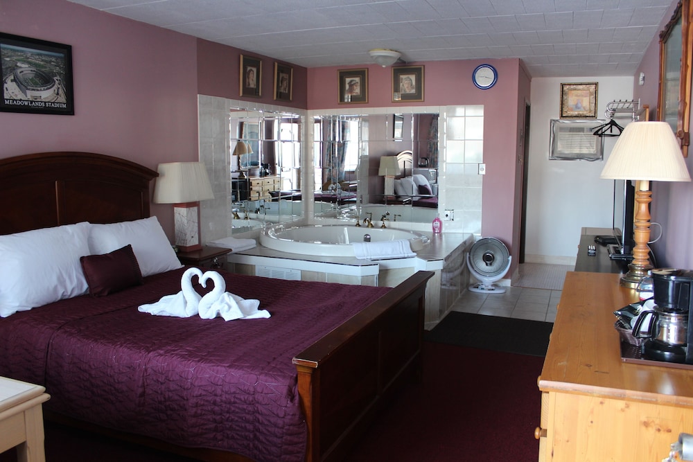 Ritz Inn Niagara 49/65